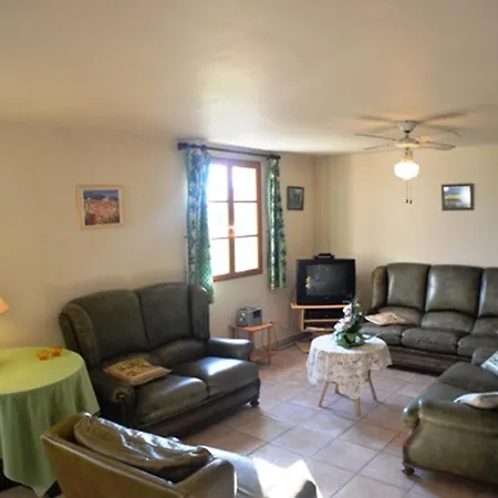 Maison La Treille 1 8 Pers Grospierres